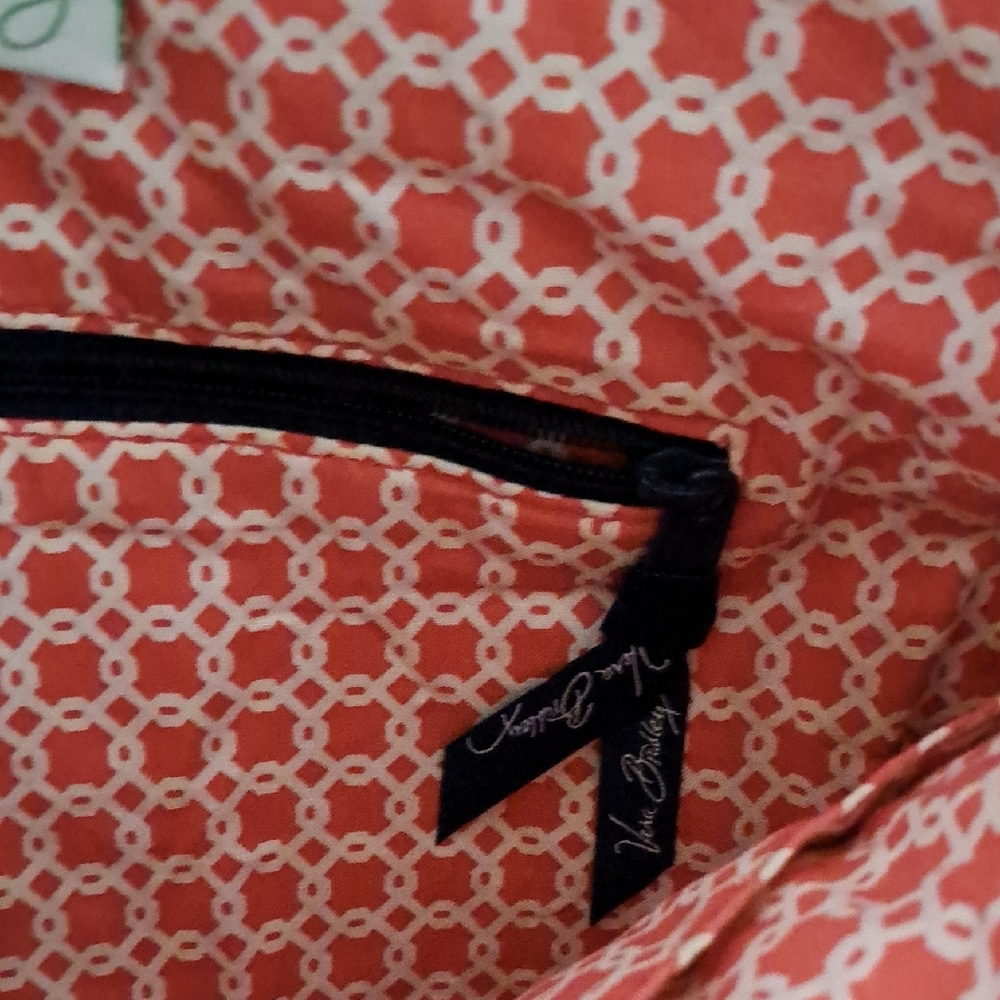 Vera Bradley Quilted Red and Pink Shoulder Bag 98% New - Picture 3 of 6